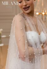 Model 549 (cape and veil included) - Image 2