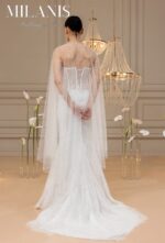 Model 549 (cape and veil included) - Image 4